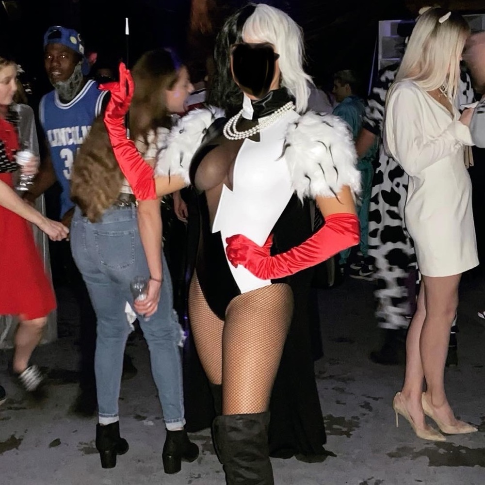 Cruella costume.